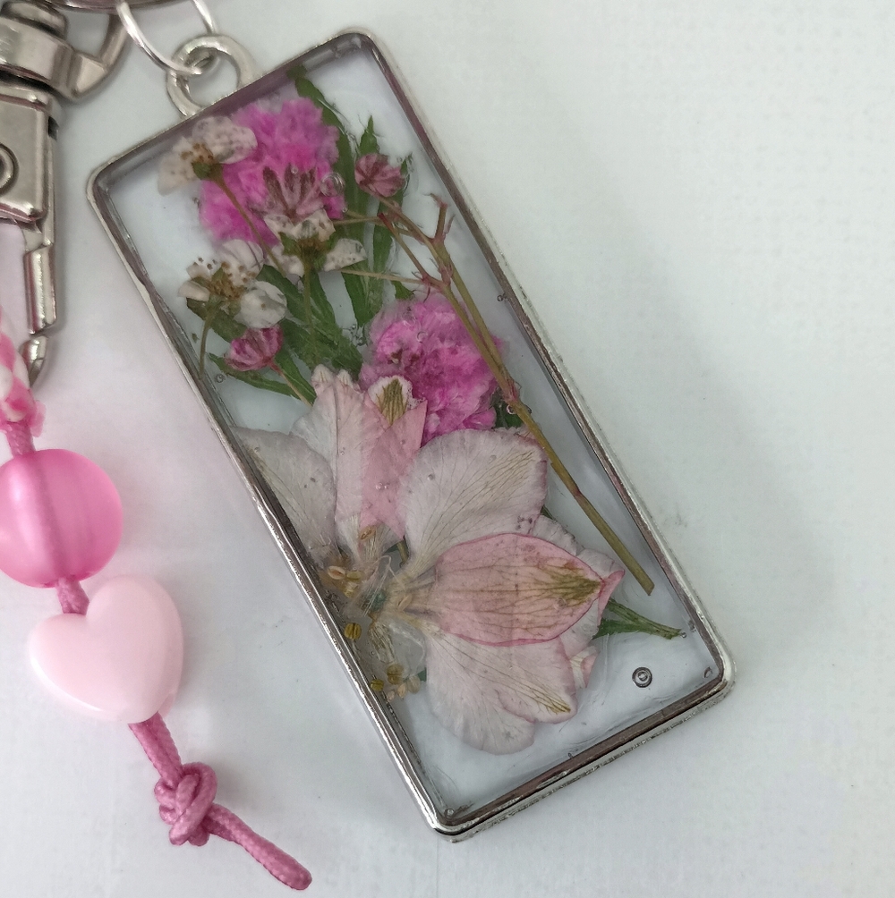 Pressed Flower Rectangular Keychain with Pink Bea… - image 4
